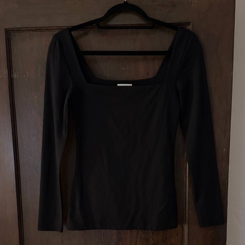 Aritzia Original Contour Squareneck Hip Longsleeve Black Top